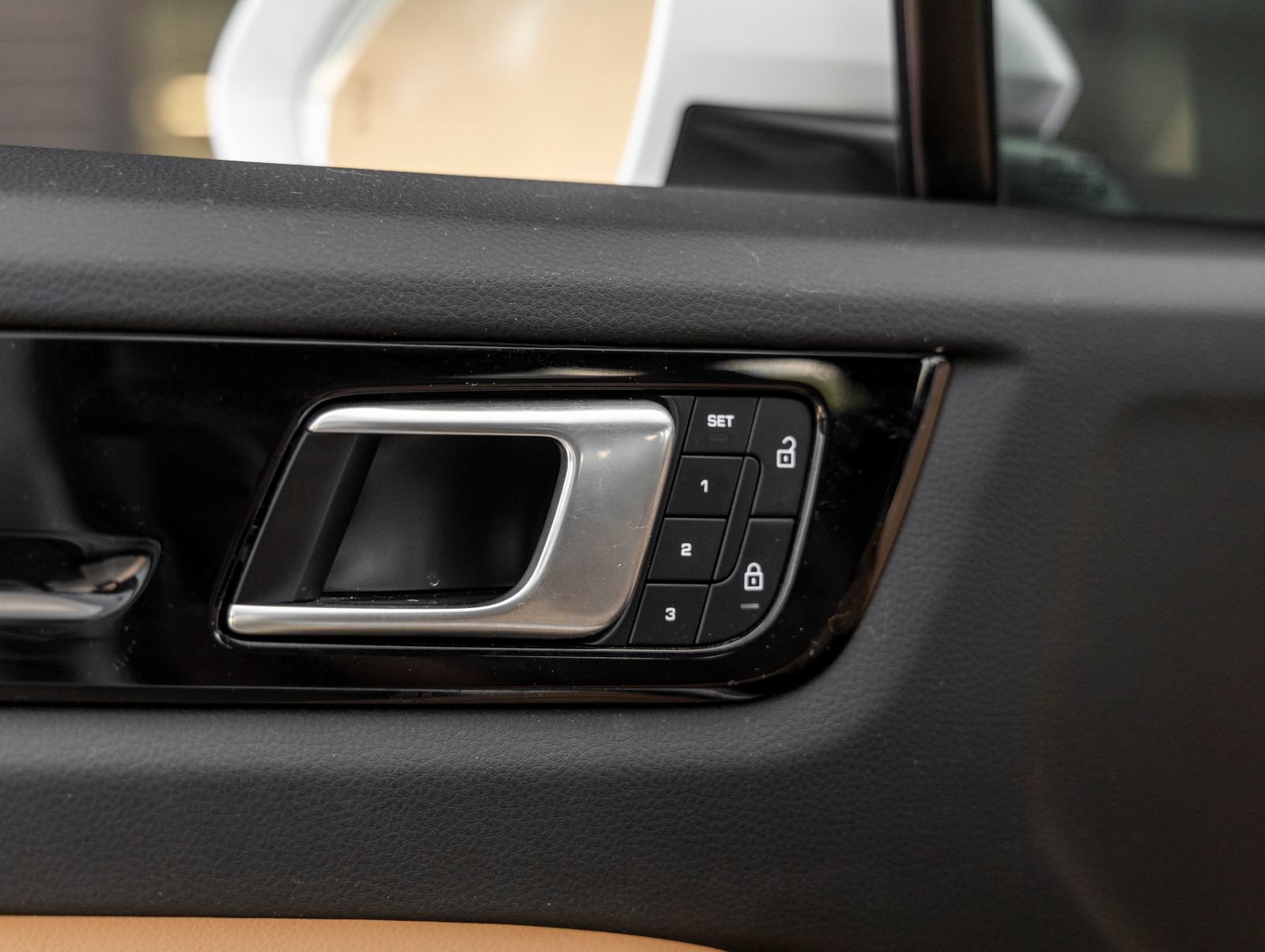 Certified 2023 Porsche Cayenne AWD/4WD image 21