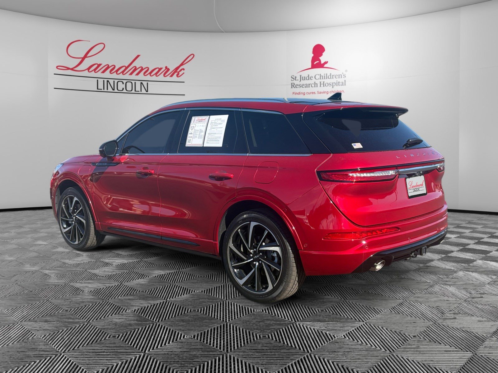 Certified 2024 Lincoln Corsair Grand Touring w/ Equipment Group 302A AWD/4WD image 3