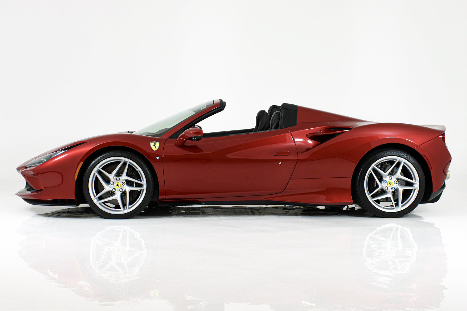 Certified 2023 Ferrari F8 Tributo RWD image 3
