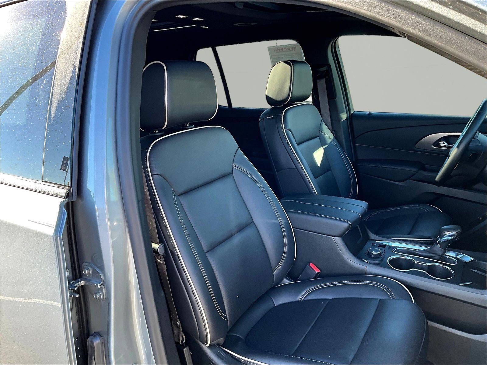 Used 2023 Chevrolet Traverse Premier w/ Redline Edition FWD image 30