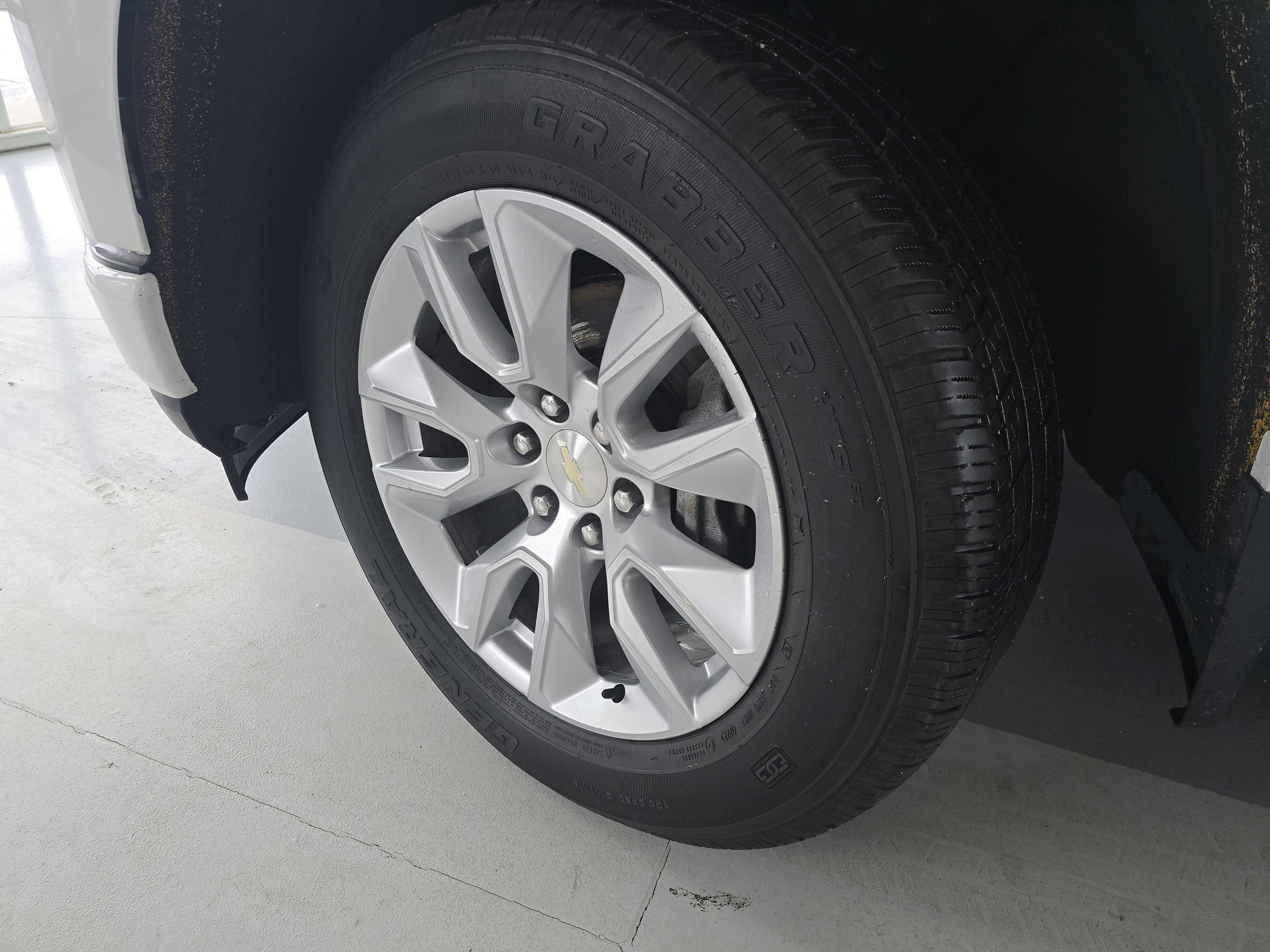 Used 2020 Chevrolet Silverado 1500 Custom w/ Custom Value Package image 10