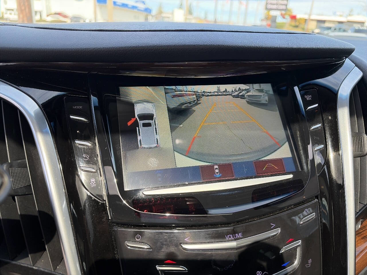 Used 2018 Cadillac Escalade Luxury AWD/4WD image 35