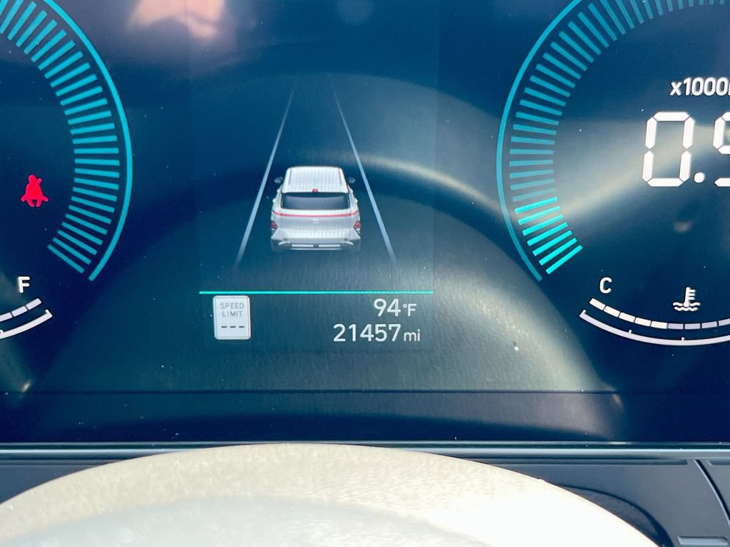 Used 2025 Hyundai Kona SEL FWD image 12