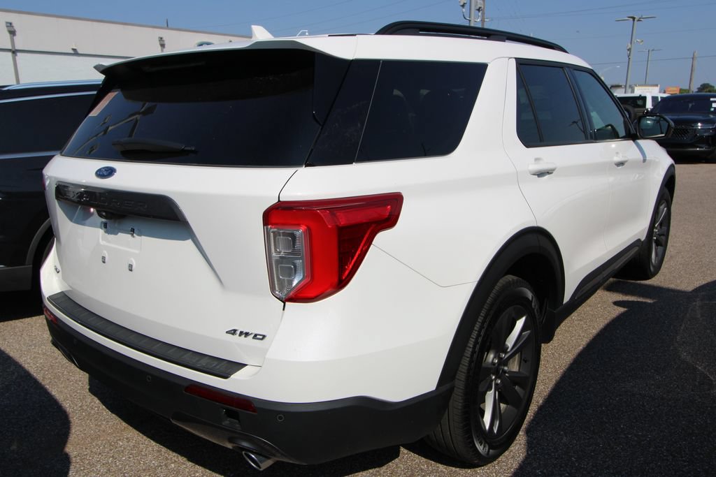 Used 2024 Ford Explorer XLT w/ Equipment Group 202A AWD/4WD image 7
