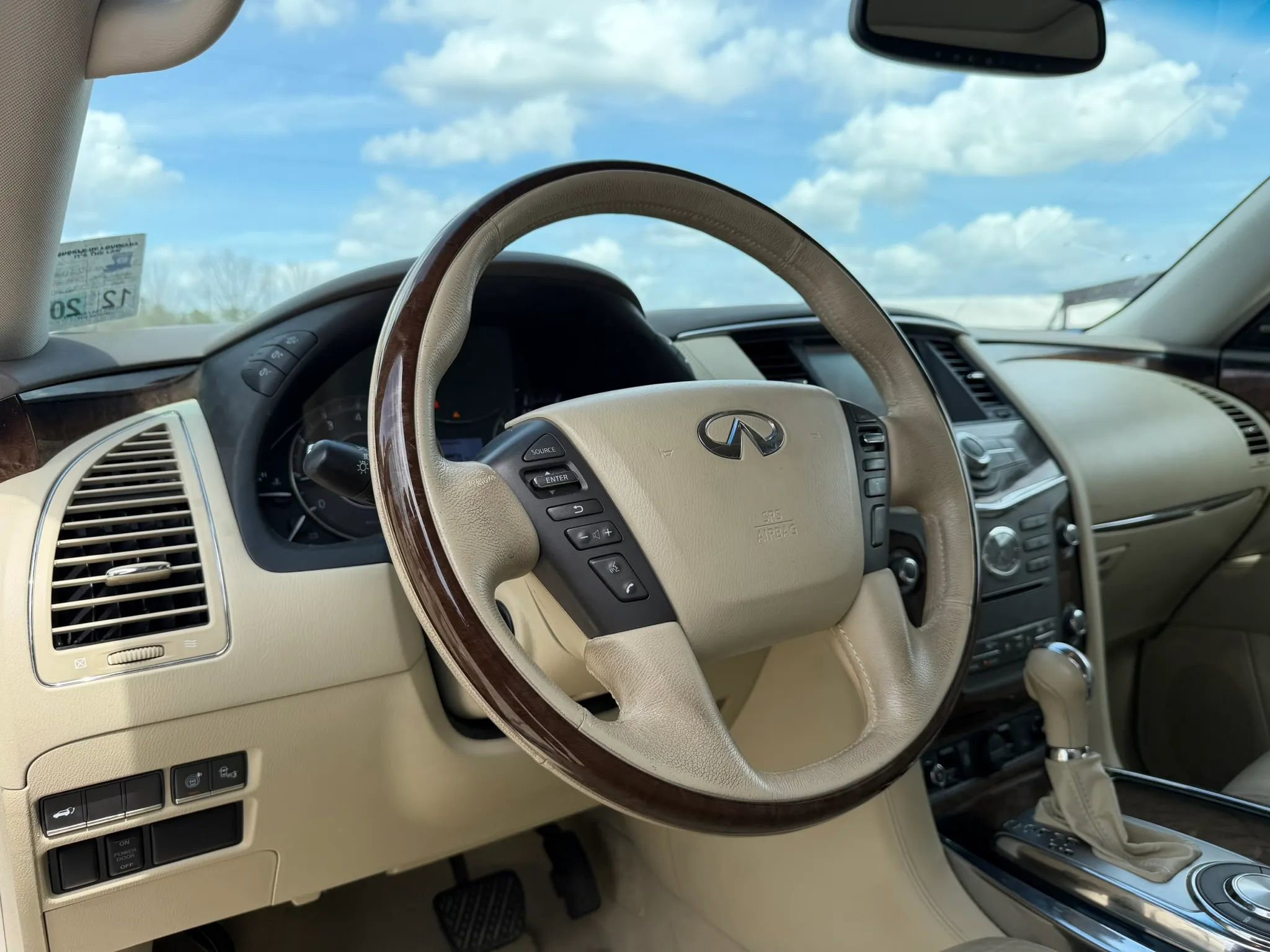 Used 2014 INFINITI QX80 2WD w/ Deluxe Touring Package image 10