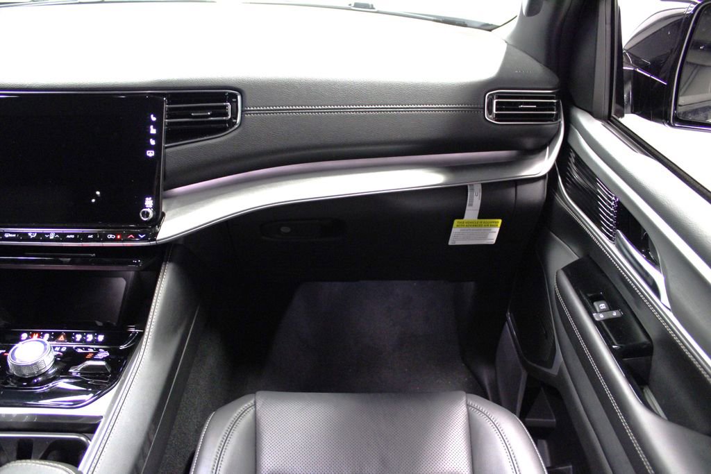 New 2025 Jeep Wagoneer L Series II image 35