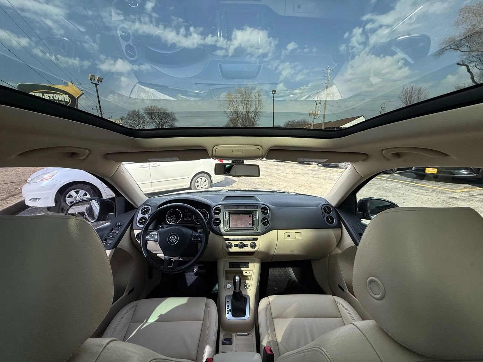 Used 2017 Volkswagen Tiguan SEL image 31