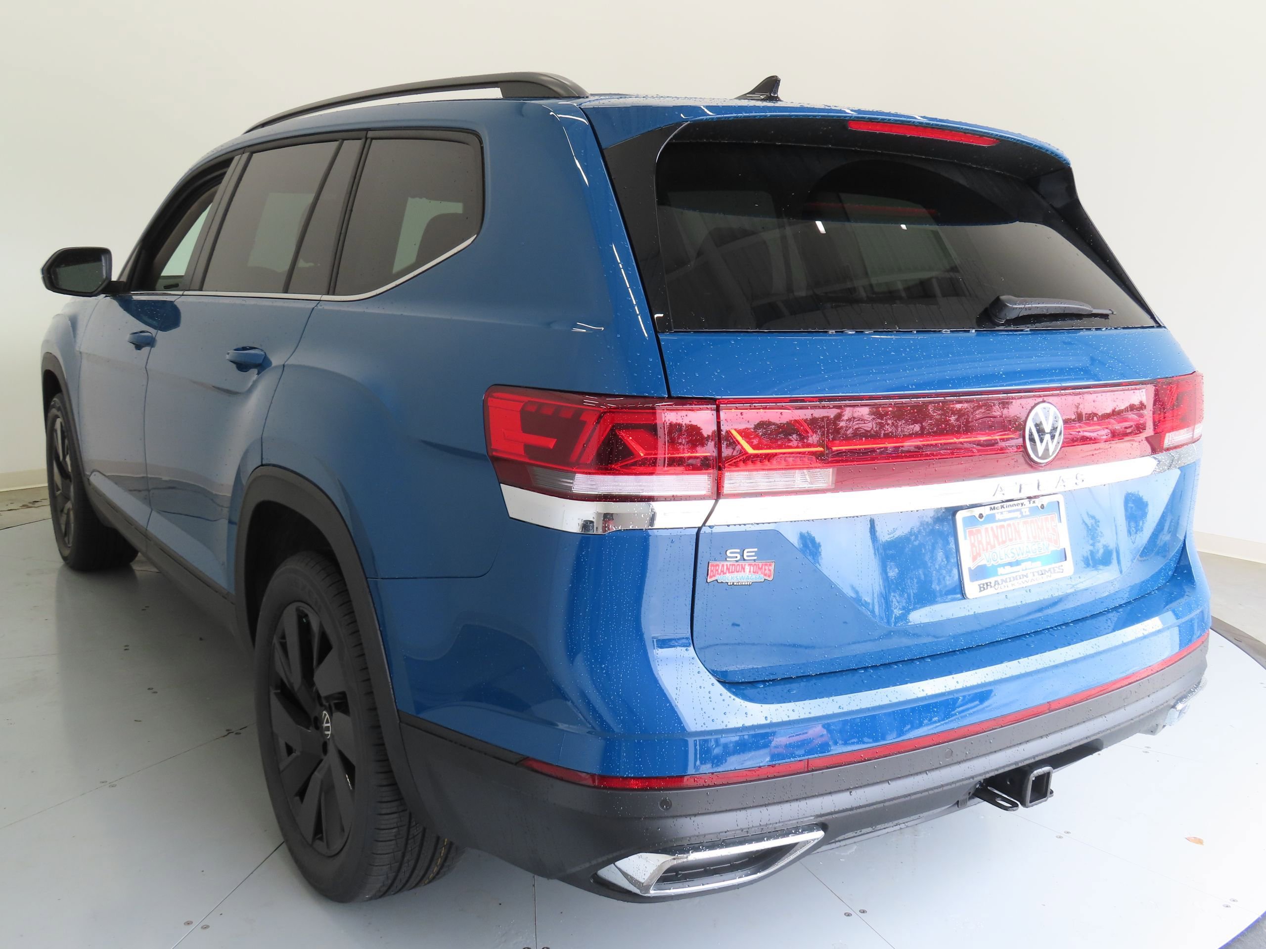 New 2025 Volkswagen Atlas SE FWD image 7