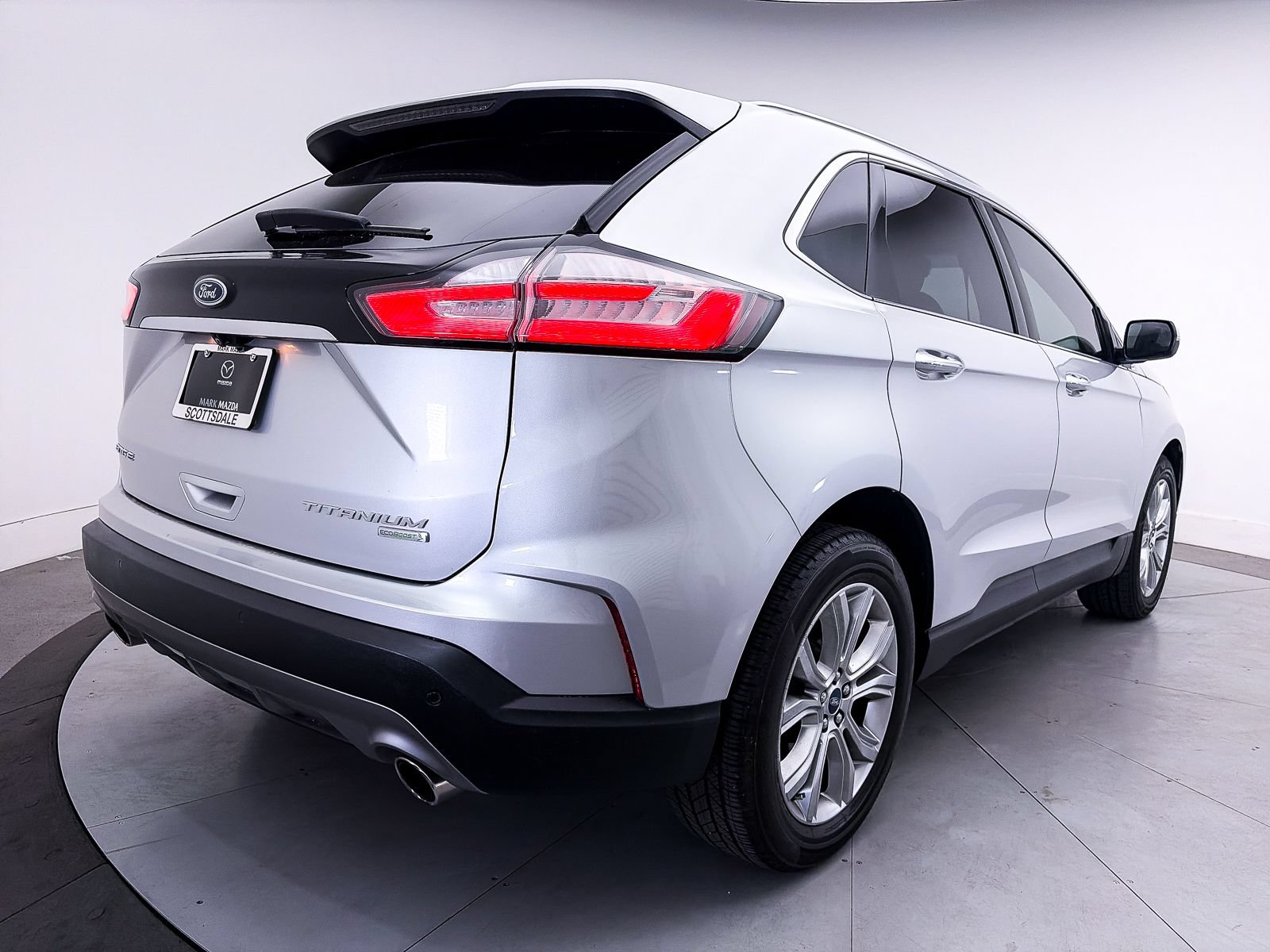Used 2019 Ford Edge Titanium FWD image 15