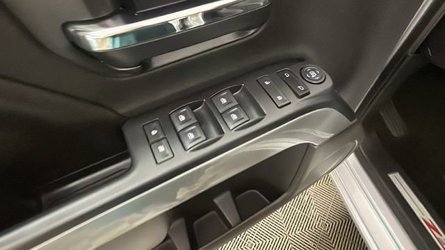Used 2015 Chevrolet Silverado 1500 LT w/ LT Convenience Package AWD/4WD image 10