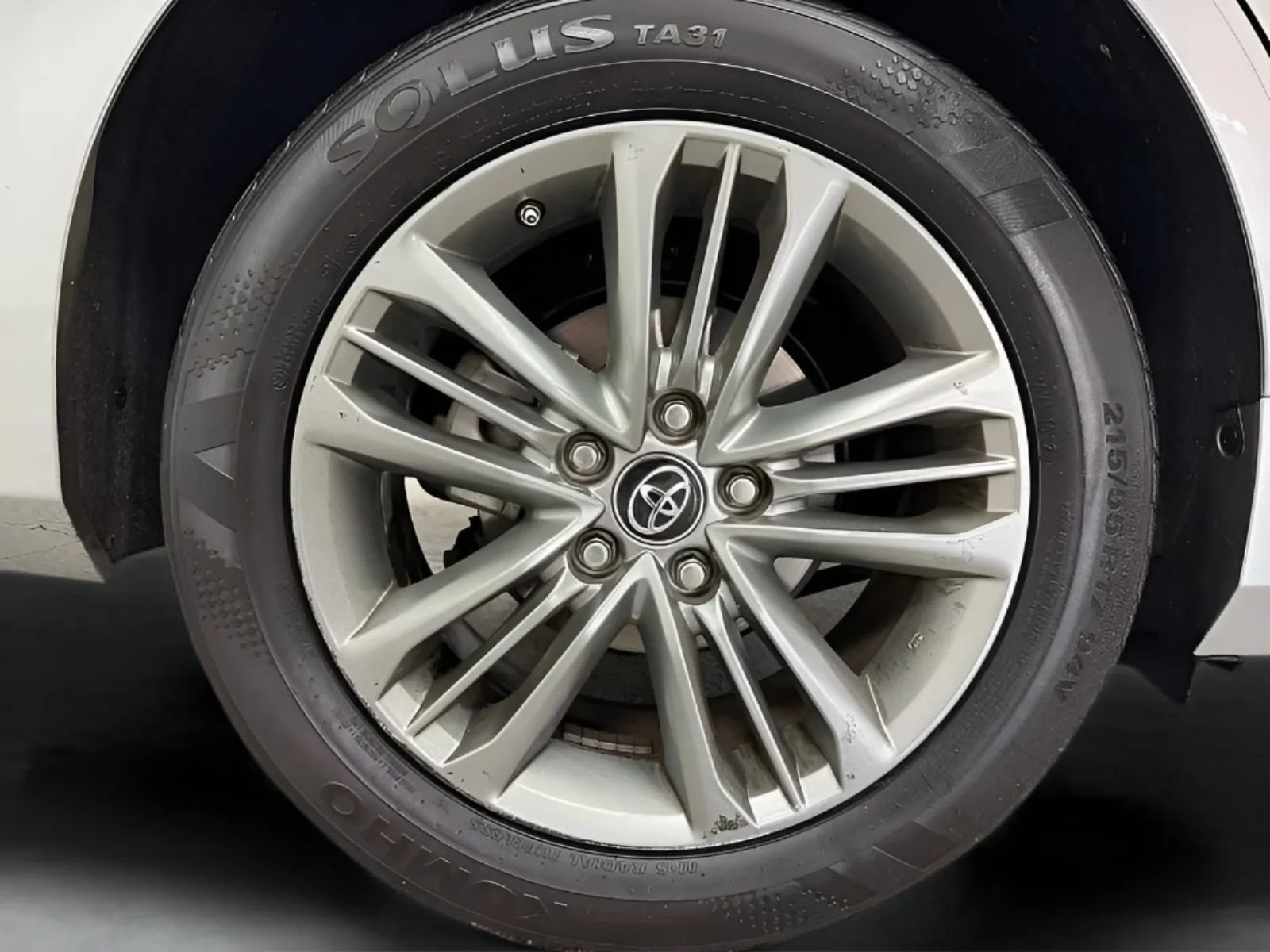 Used 2017 Toyota Camry SE FWD image 27