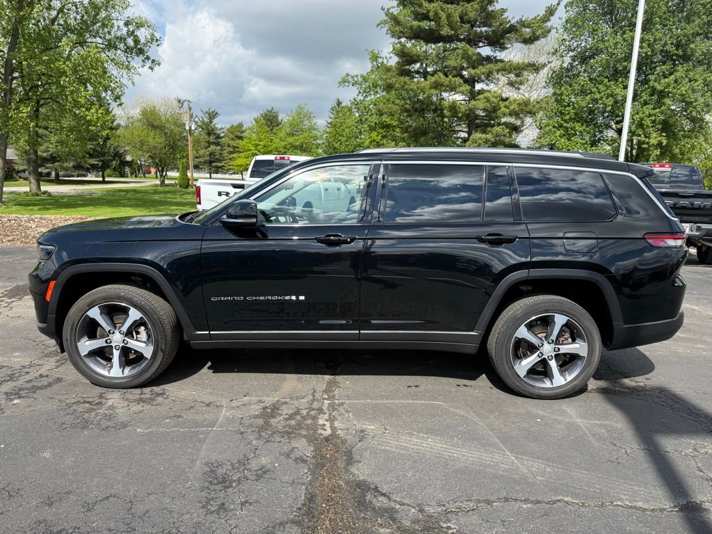 Used 2023 Jeep Grand Cherokee L Limited AWD/4WD image 6