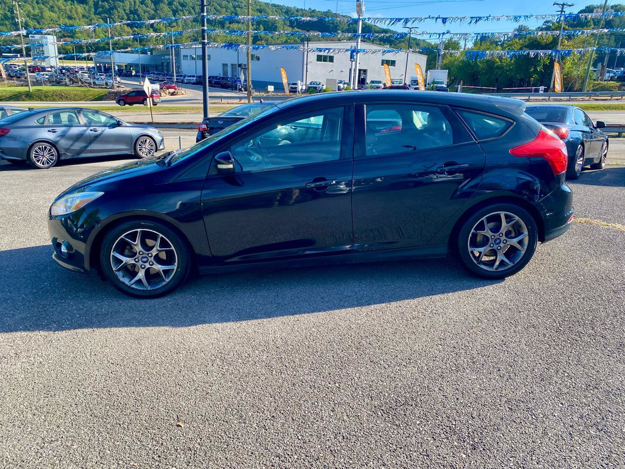 Used 2014 Ford Focus SE w/ Equipment Group 201A FWD image 4