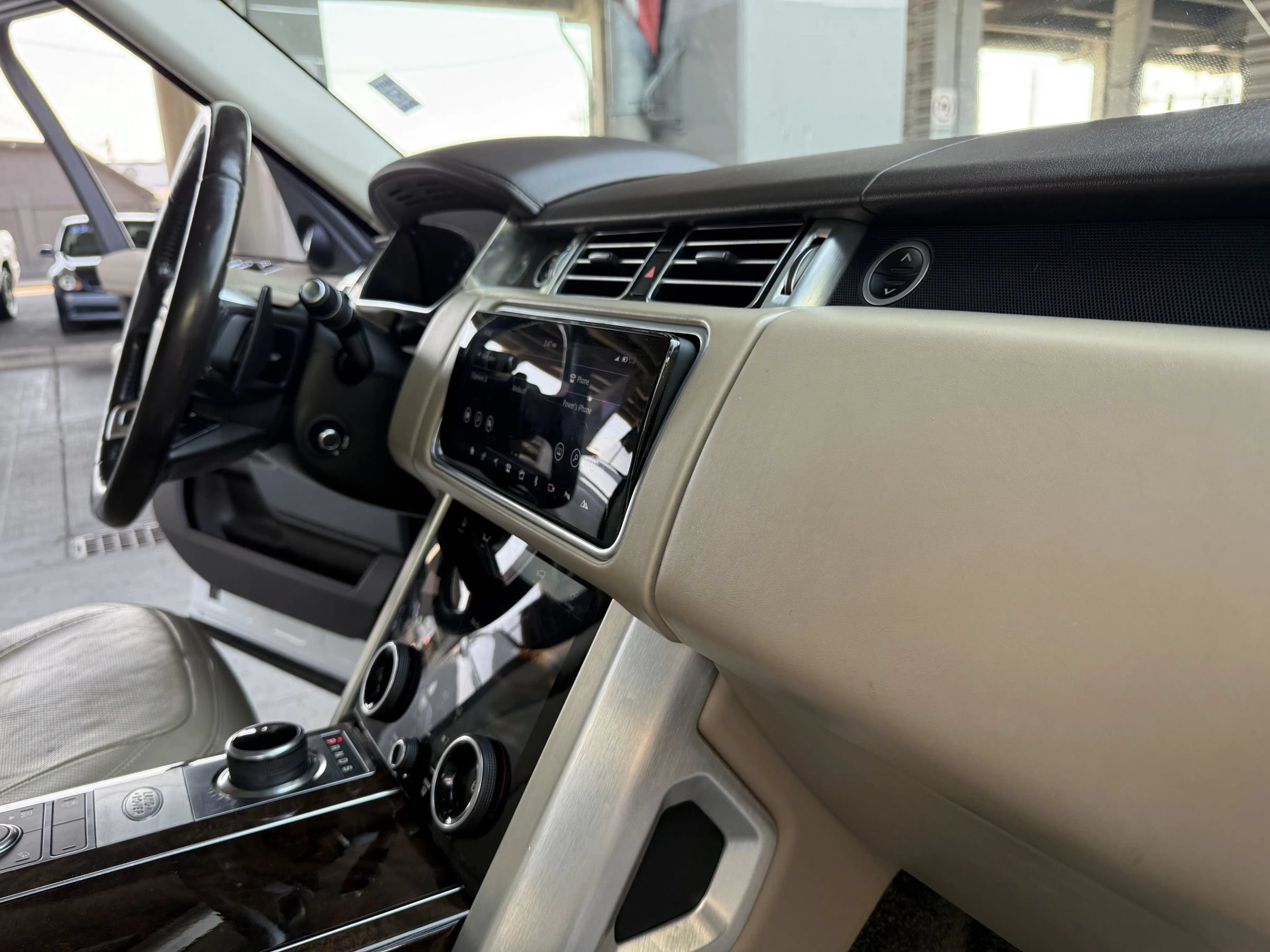 Used 2018 Land Rover Range Rover Supercharged AWD/4WD image 23