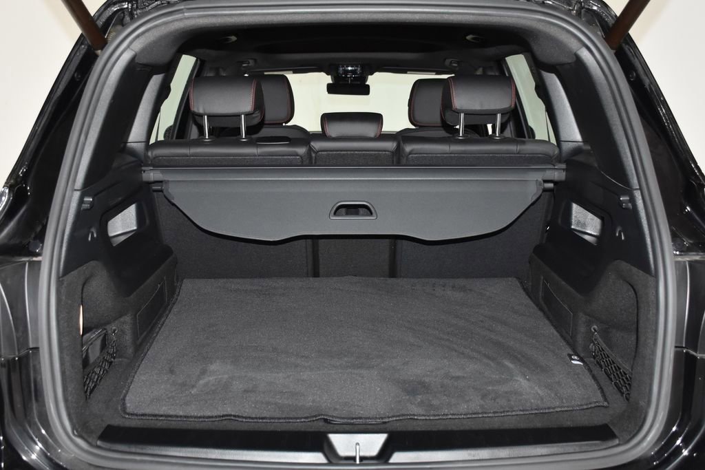 Used 2022 Mercedes-Benz GLB 35 AMG 4MATIC image 29