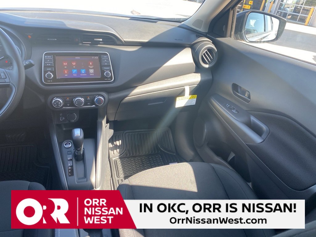 New 2025 Nissan Kicks Play S image 18