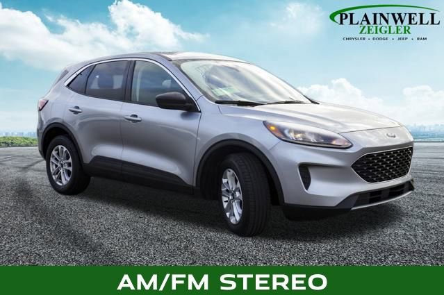 Used 2022 Ford Escape SE w/ Cold Weather Package image 4