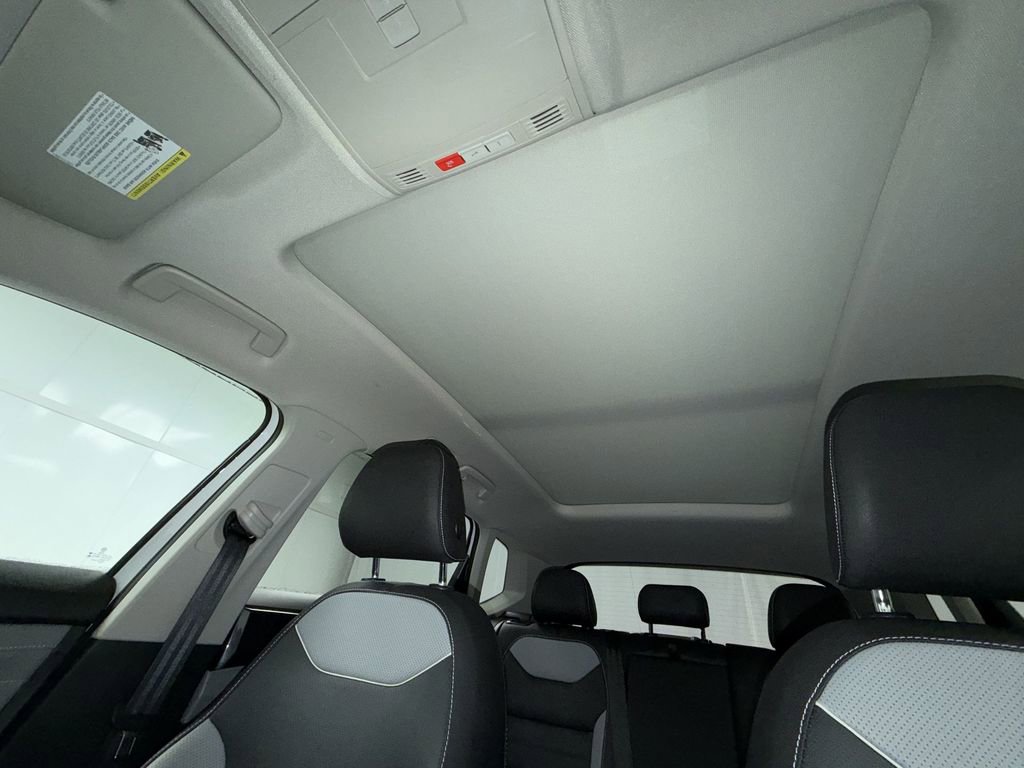 Used 2024 Volkswagen Taos SEL image 22