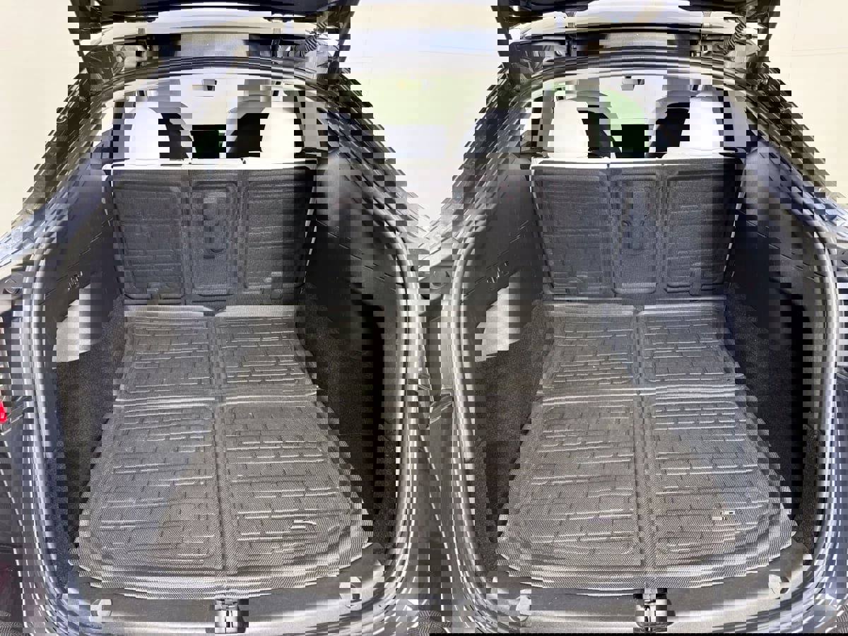 Used 2022 Tesla Model Y Long Range image 29