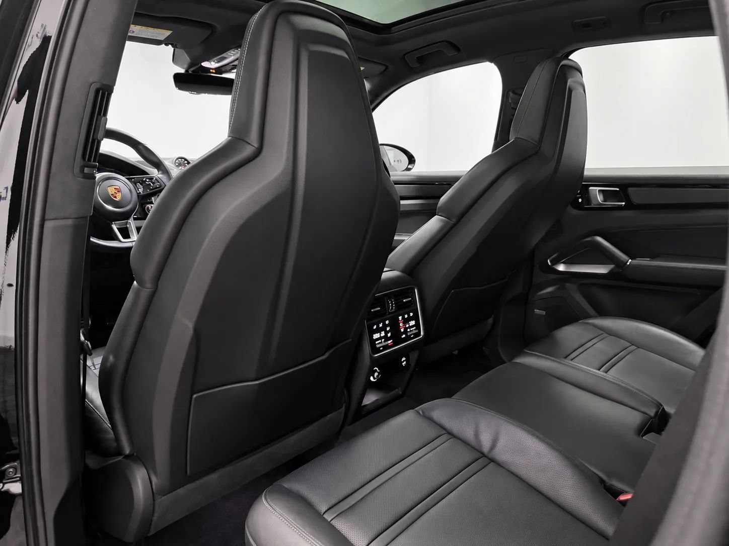 Used 2020 Porsche Cayenne Turbo AWD/4WD image 14
