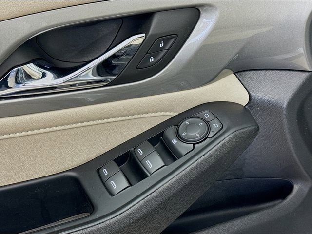 Used 2023 Chevrolet Traverse LS w/ Safety Package image 29