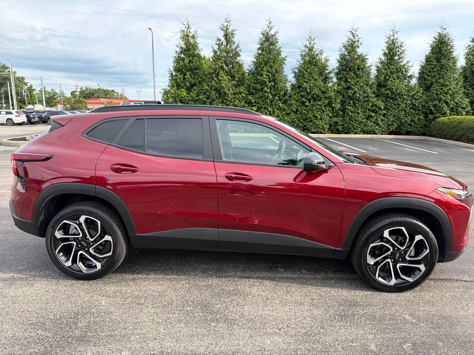 Used 2024 Chevrolet Trax RS FWD image 6