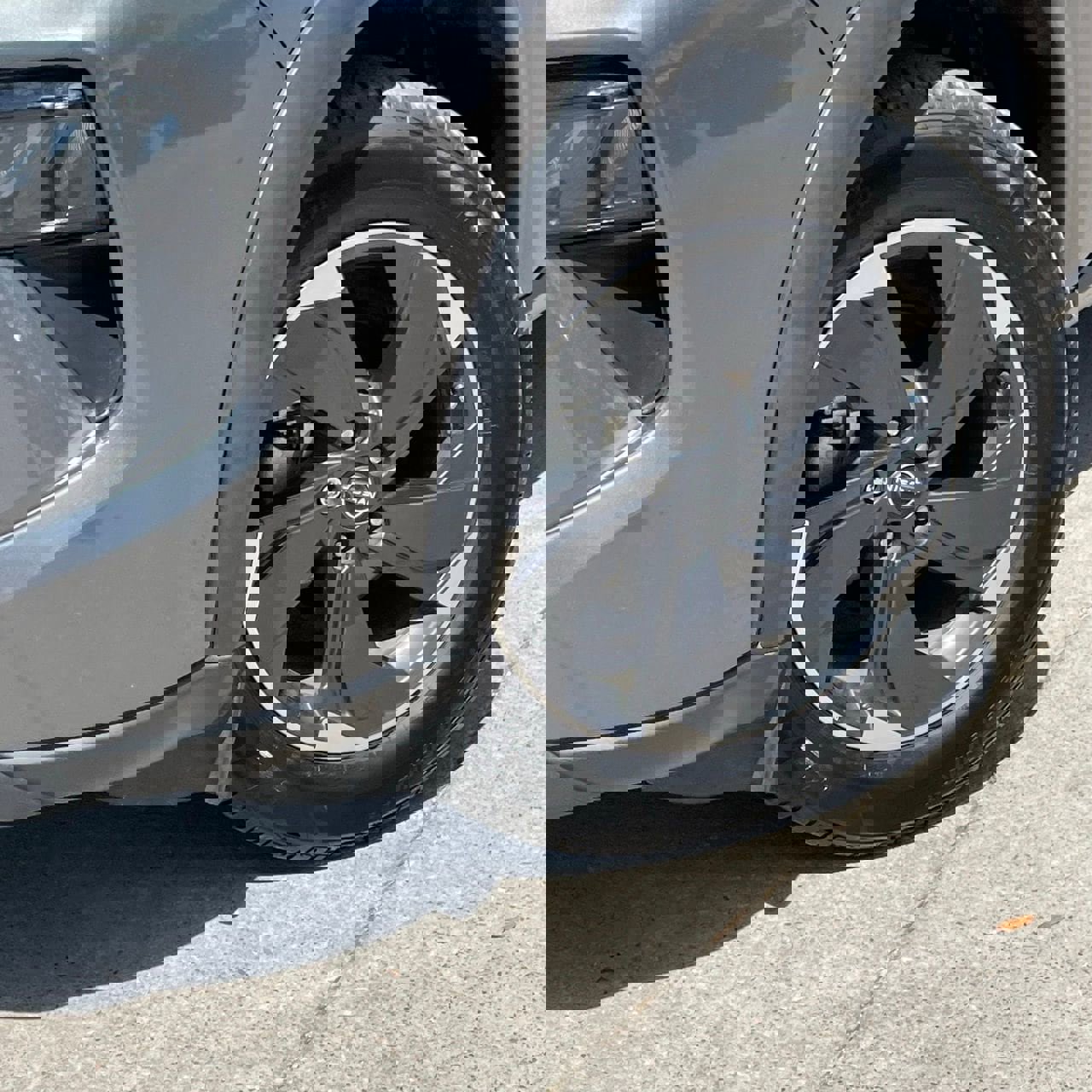 Used 2024 Nissan Rogue SV image 9