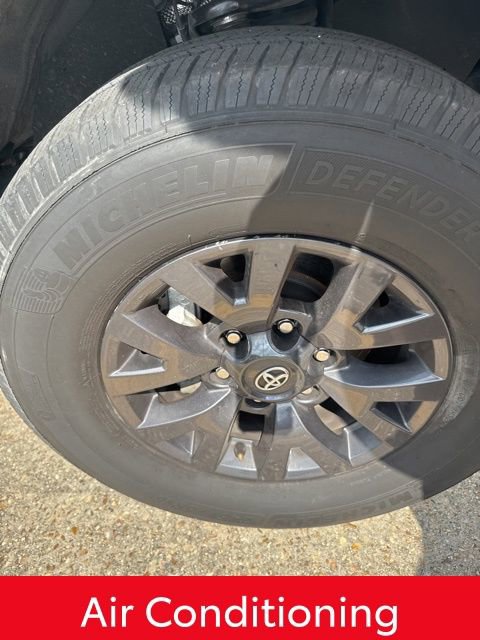 Used 2023 Toyota Tacoma SR5 w/ Technology Package image 11