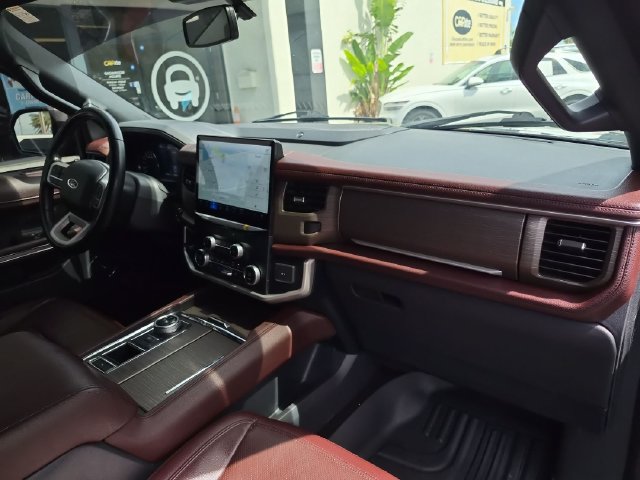 Used 2022 Ford Expedition Max Limited RWD image 29