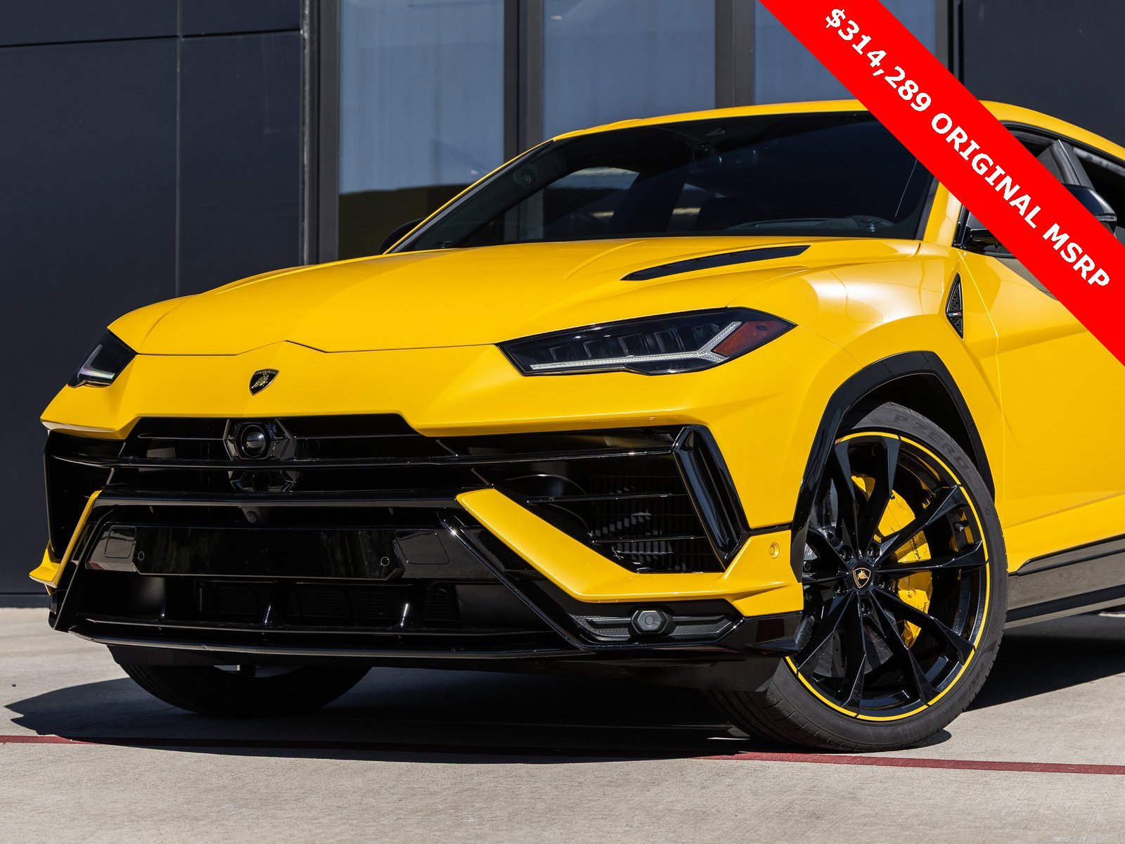 Used 2023 Lamborghini Urus S image 3