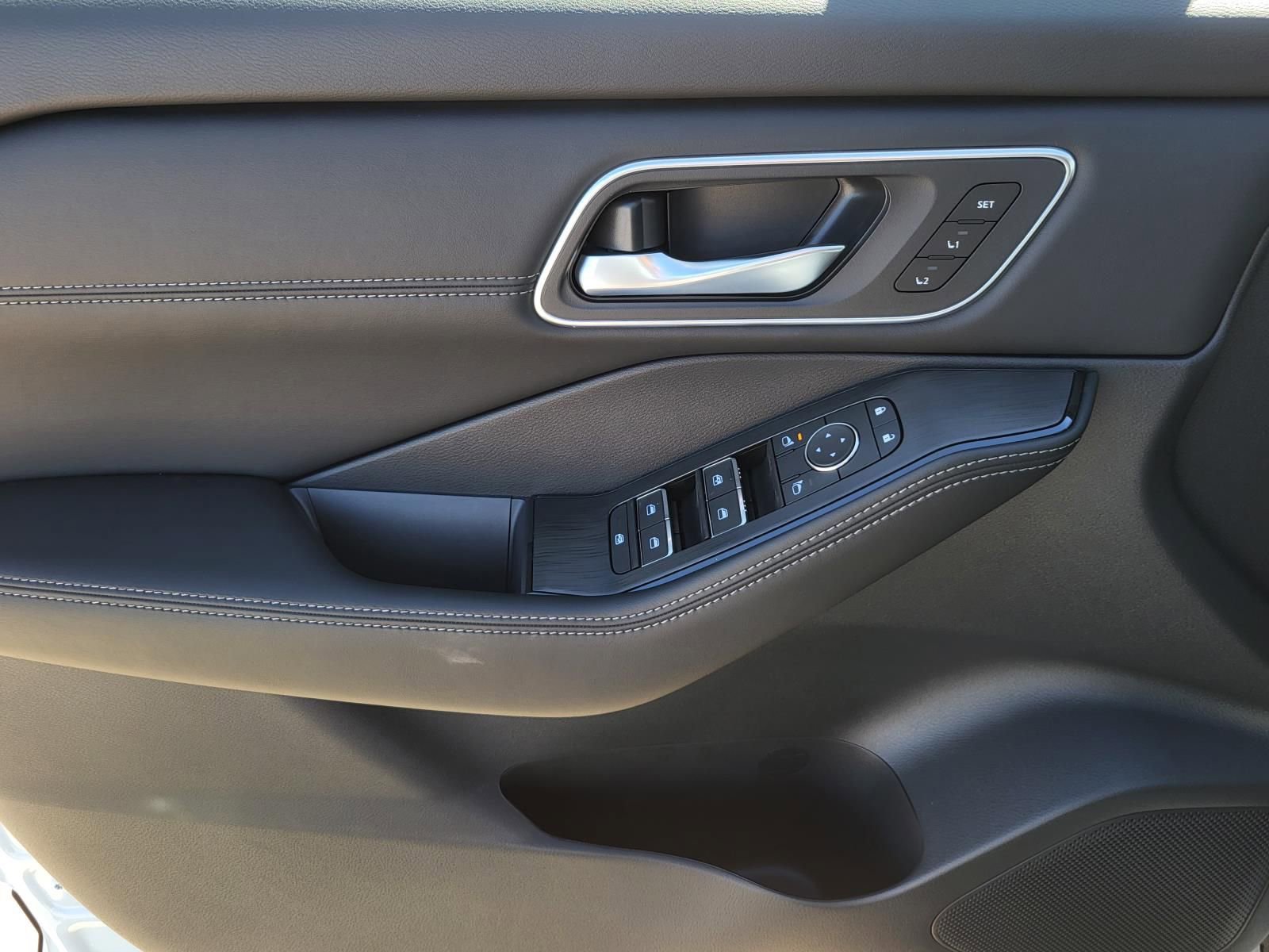 New 2026 Nissan Rogue Platinum image 20