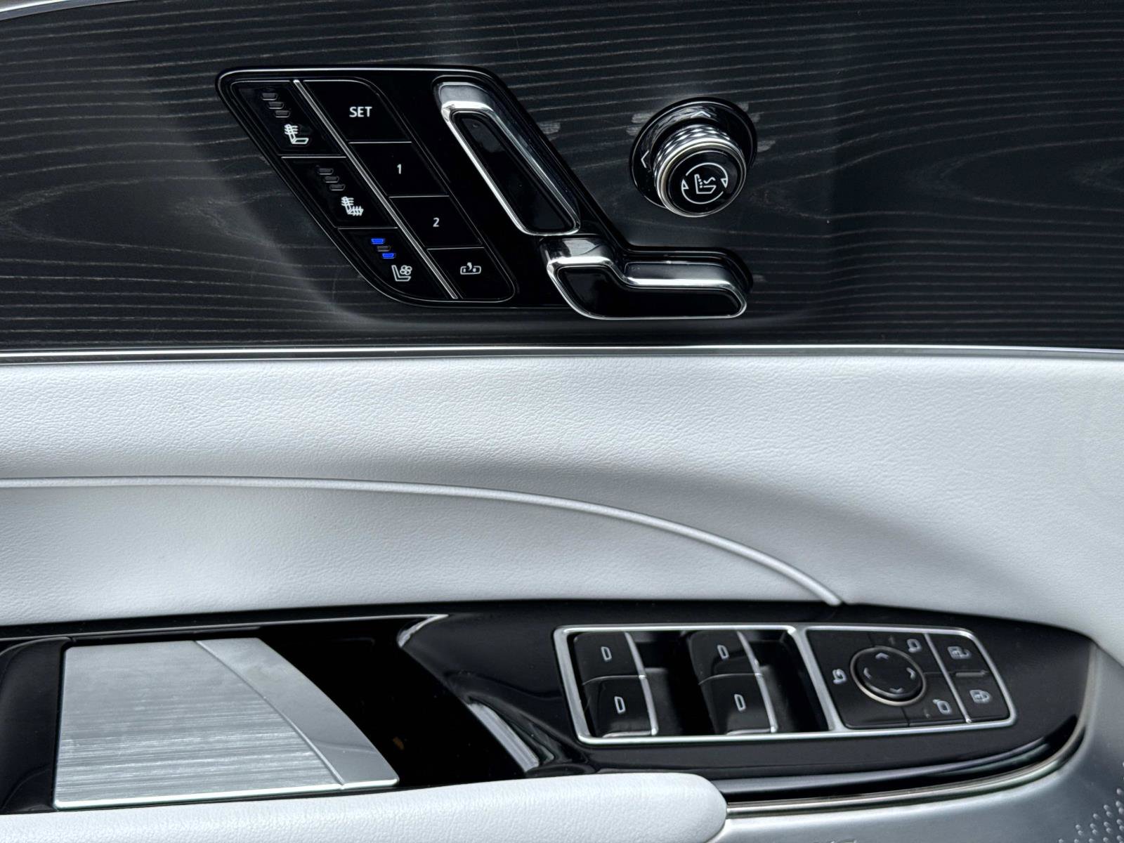 New 2025 Cadillac Lyriq Sport image 15