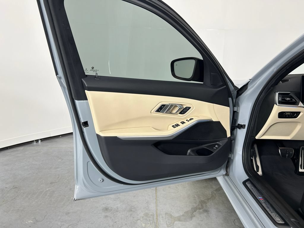 Used 2023 BMW M340i xDrive w/ Premium Package AWD/4WD image 9