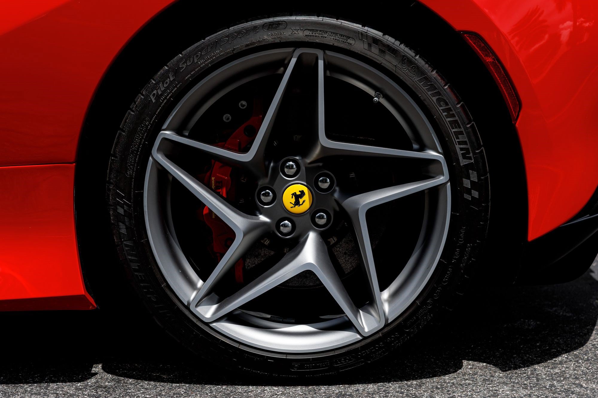 Used 2021 Ferrari F8 Tributo RWD image 38