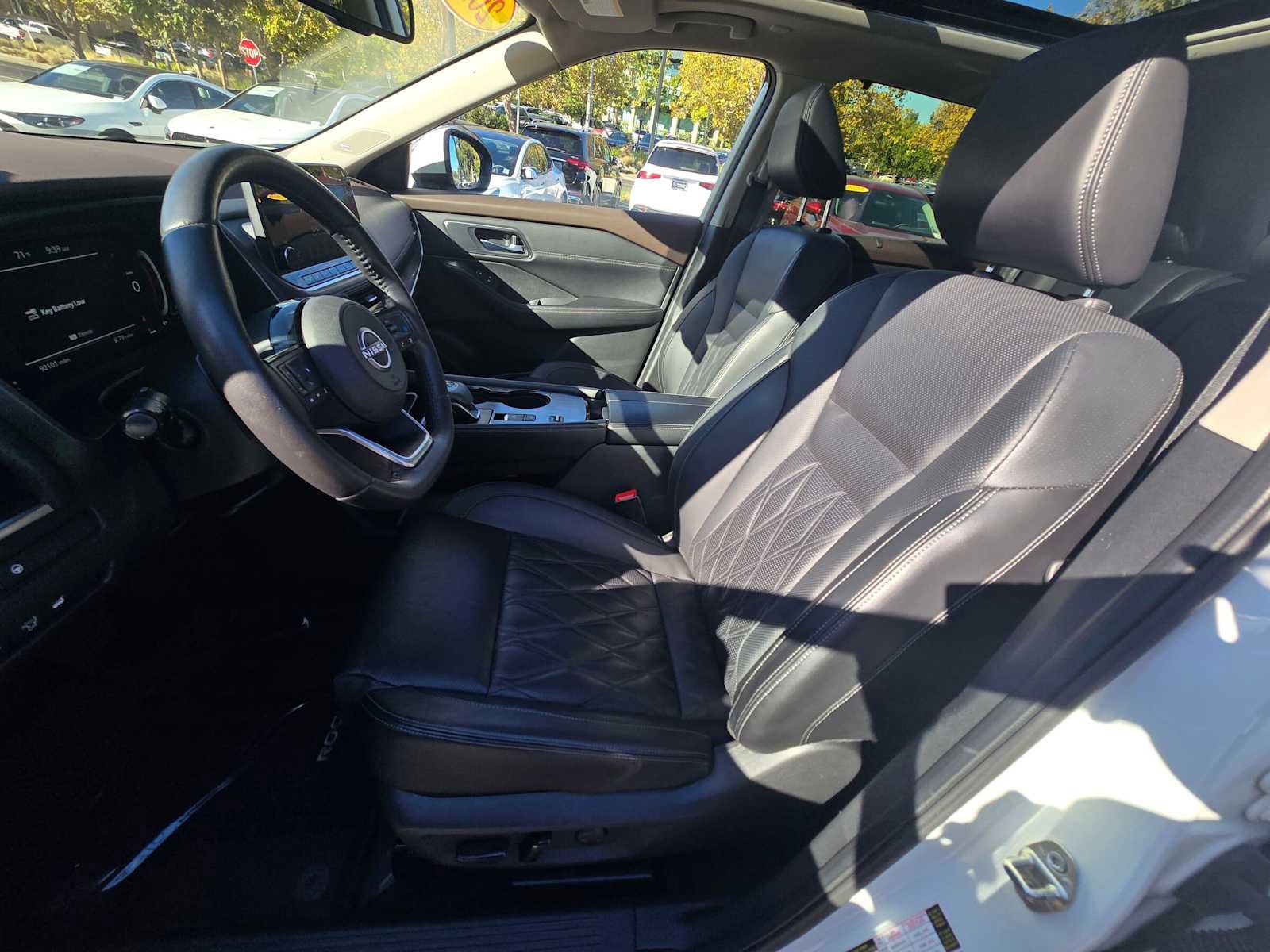 Used 2023 Nissan Rogue Platinum FWD image 23