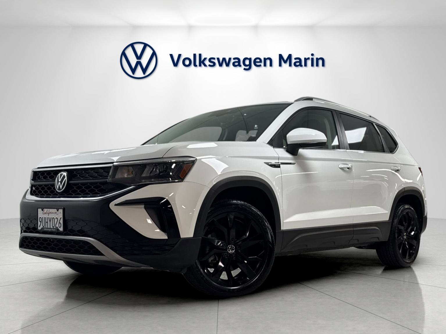 Used 2023 Volkswagen Taos SE w/ Panoramic Sunroof Package