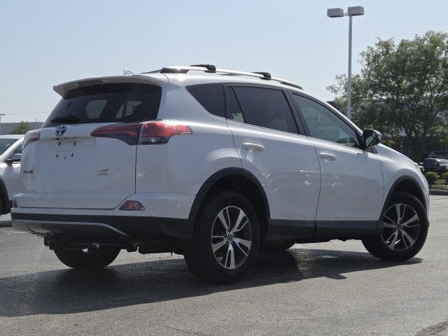 Used 2017 Toyota RAV4 XLE AWD/4WD image 10