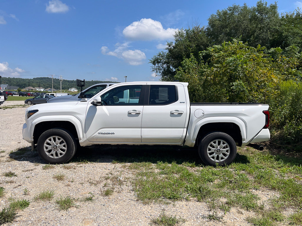 Certified 2024 Toyota Tacoma SR5 AWD/4WD image 3
