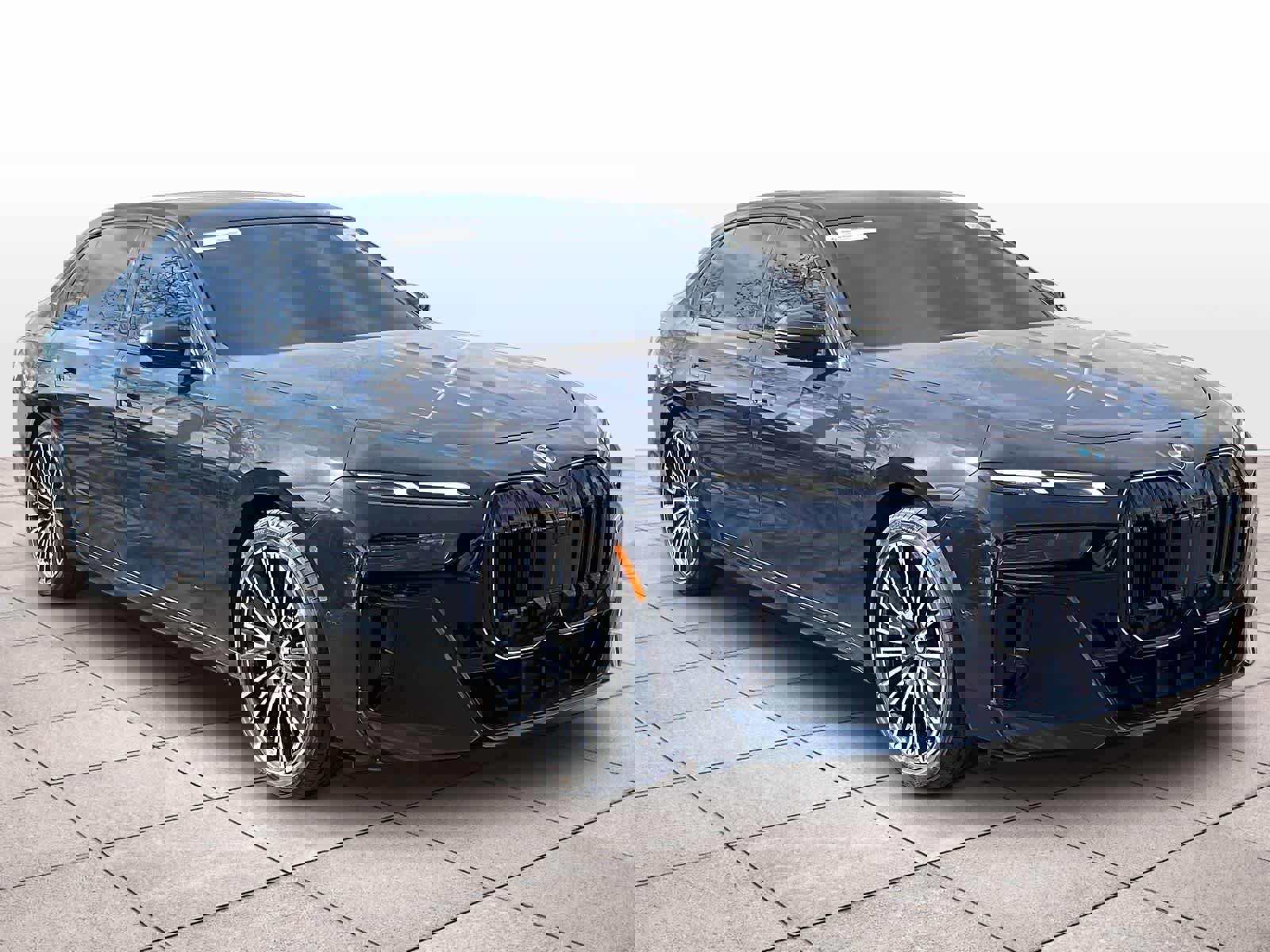 Used 2025 BMW 740i w/ Premium Package image 2