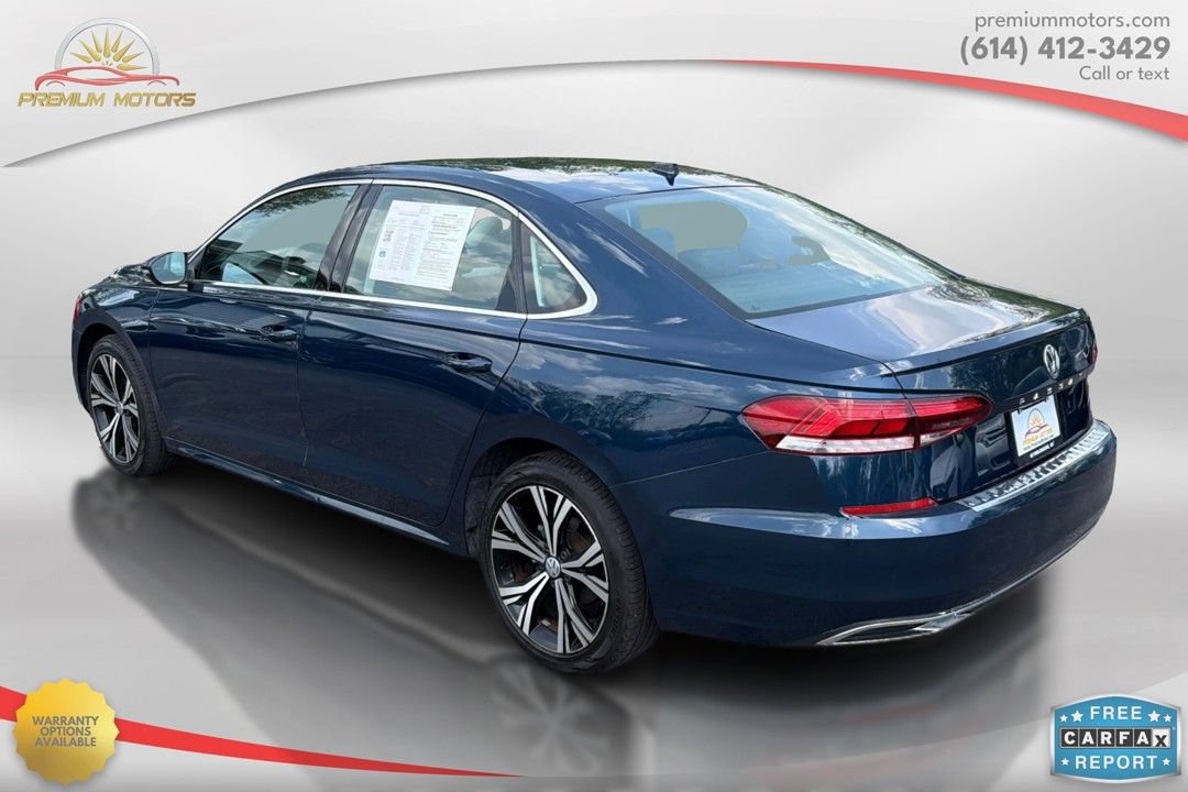 Used 2022 Volkswagen Passat 2.0T SE FWD image 3