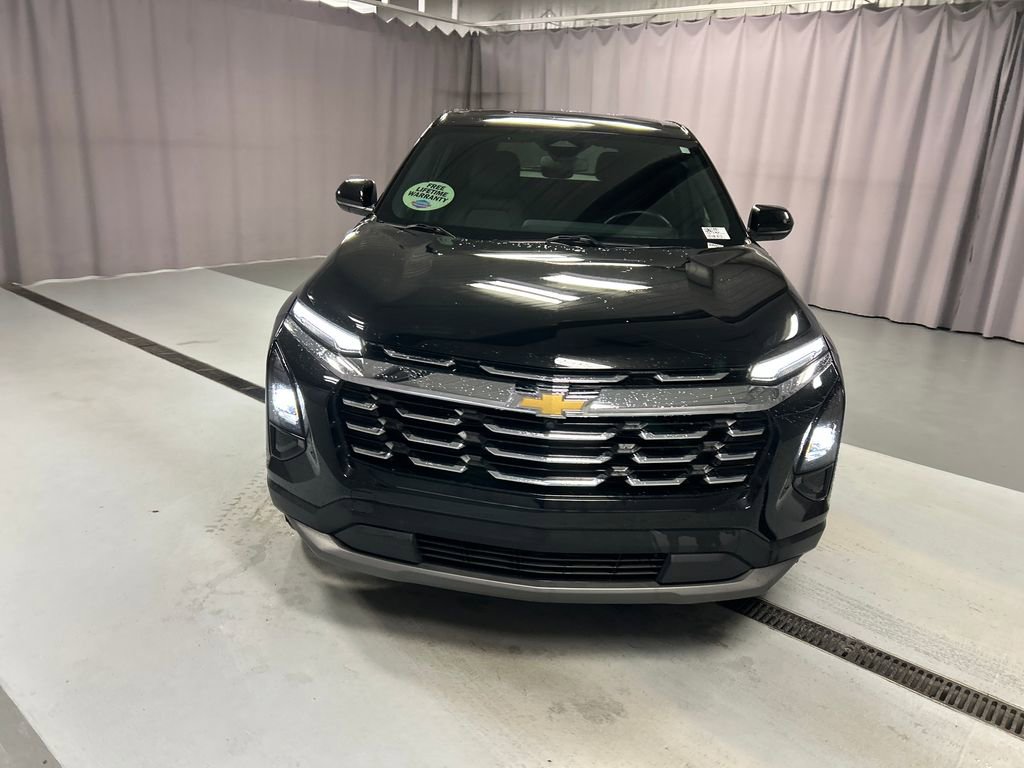 Used 2025 Chevrolet Equinox LT image 2