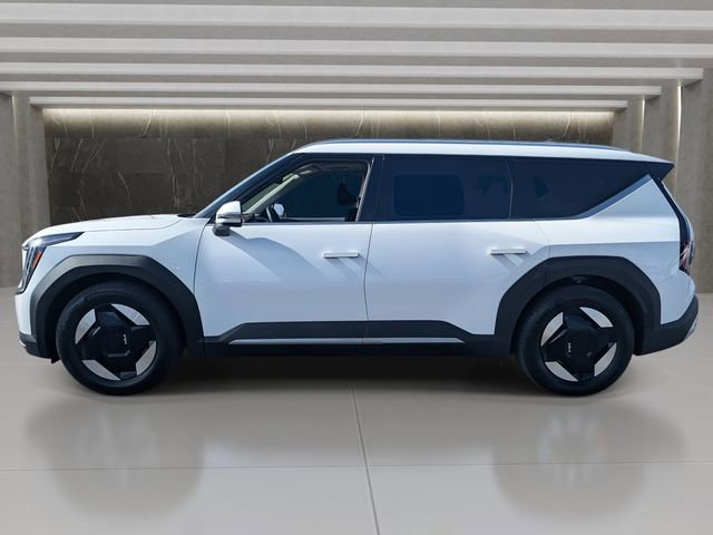 Used 2025 Kia EV9 Wind image 2