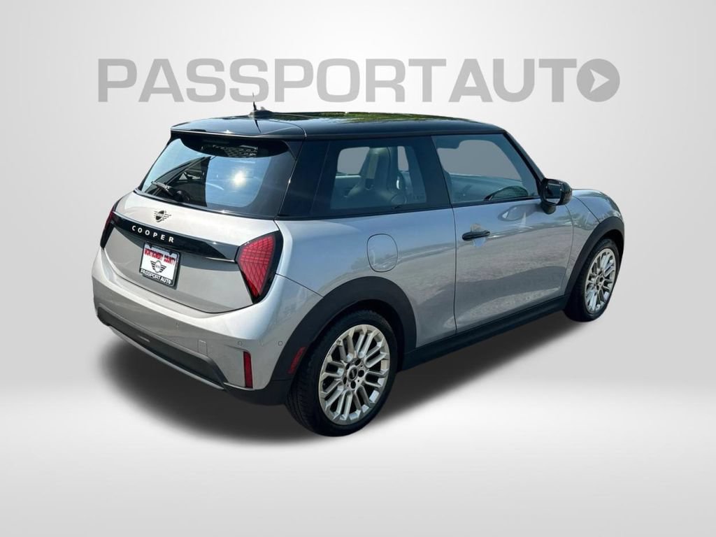 Used 2025 MINI Cooper 2-Door Hardtop FWD image 6