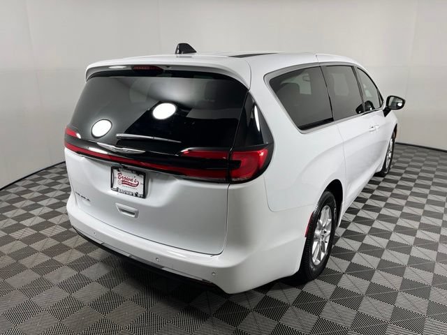 Used 2026 Chrysler Pacifica Select FWD image 7
