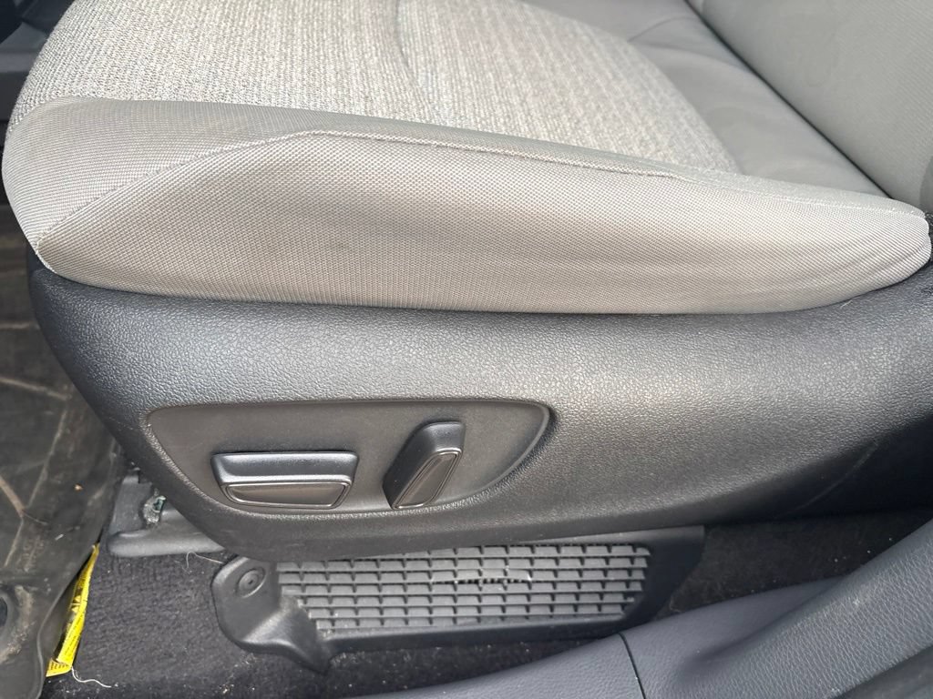 Used 2023 Toyota Sienna LE FWD image 13