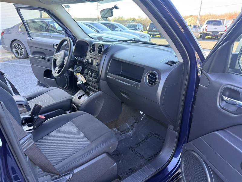 Used 2014 Jeep Patriot Sport FWD image 9
