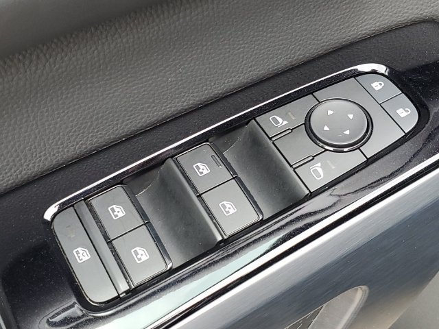 Used 2025 Nissan Pathfinder SL AWD/4WD image 24