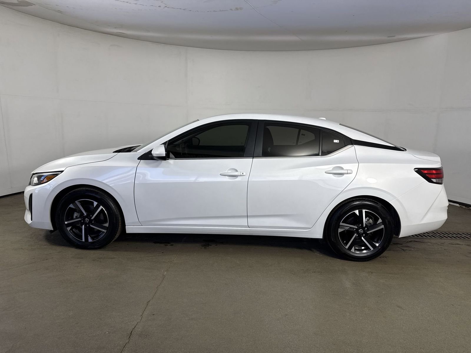 Certified 2025 Nissan Sentra SV image 30