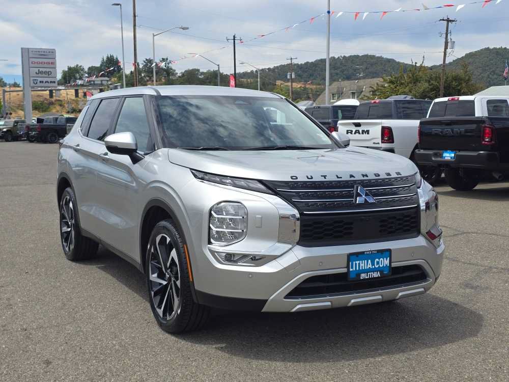 Used 2024 Mitsubishi Outlander SE AWD/4WD image 7