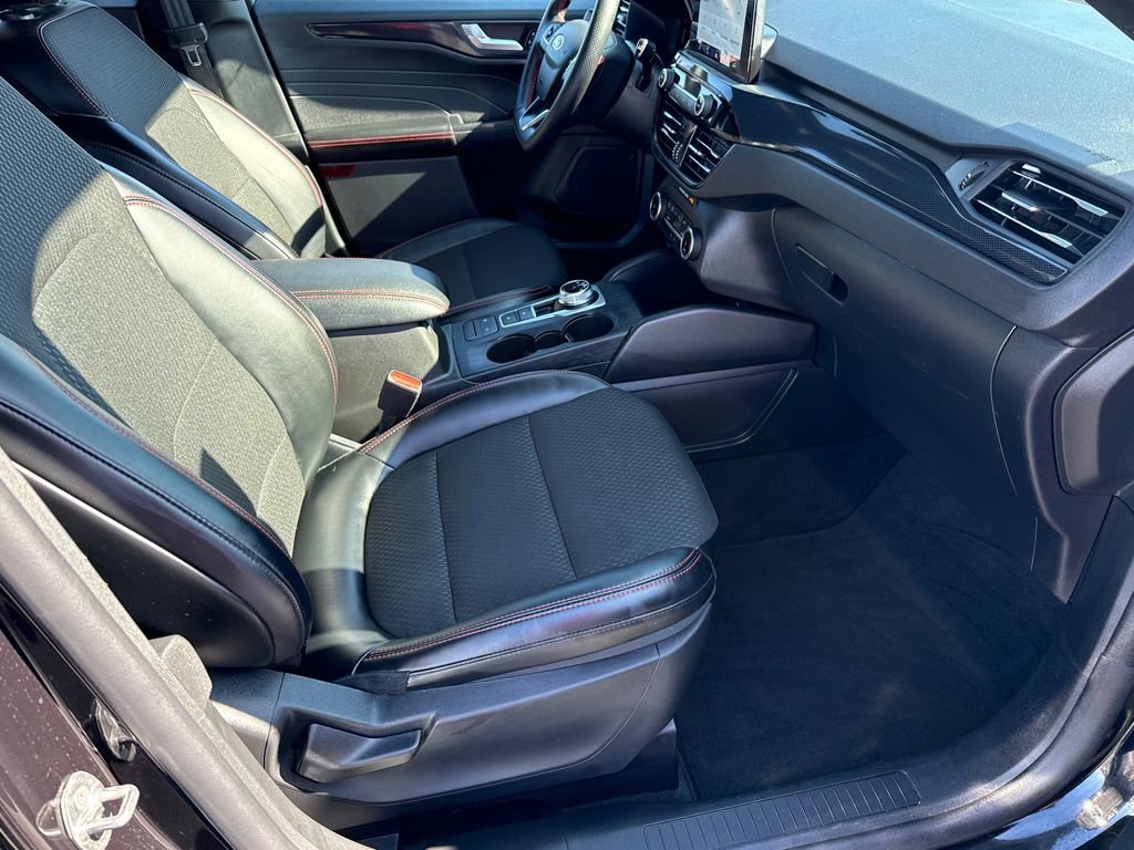 Certified 2025 Ford Escape ST-Line image 13